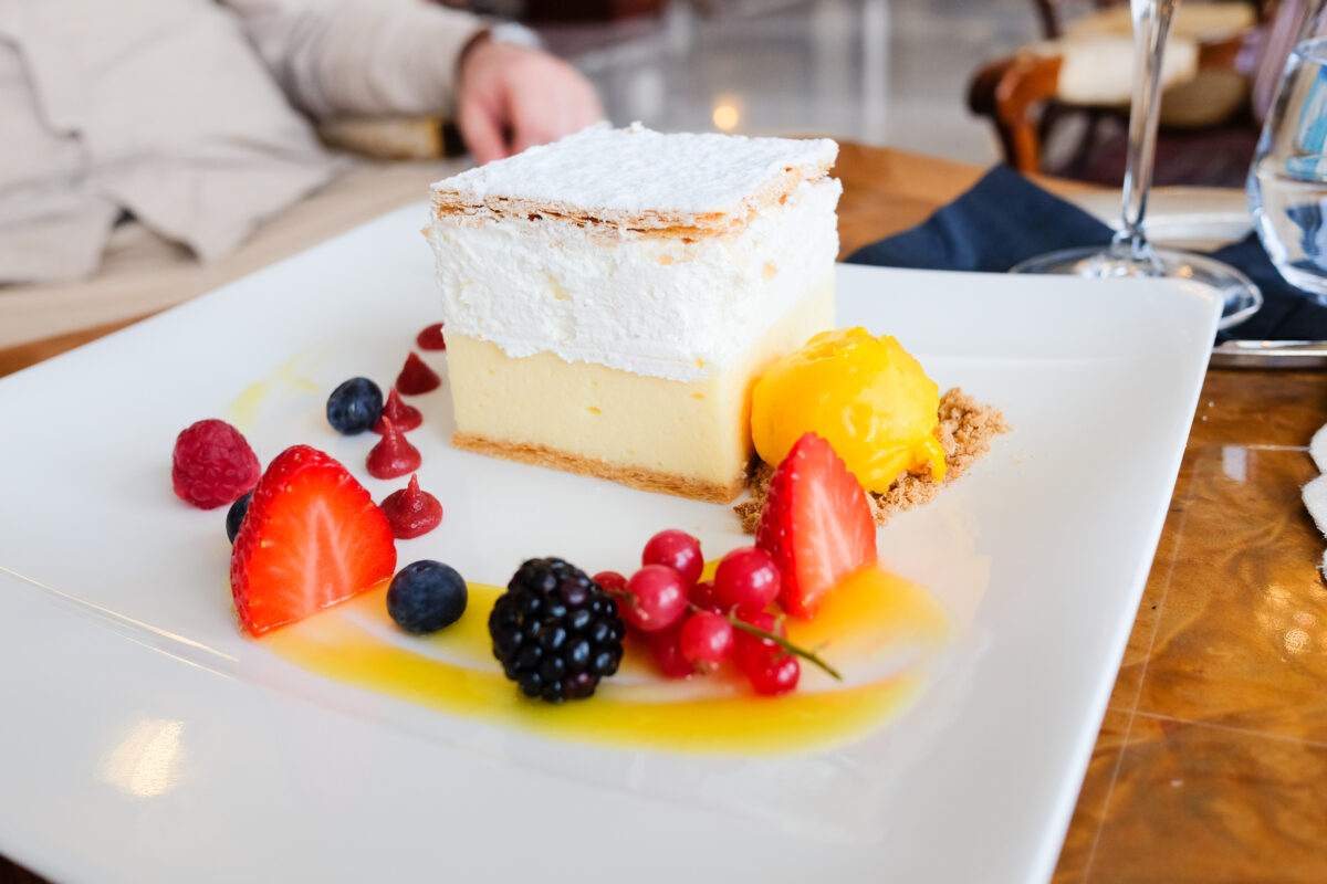 Kremsnita - a delicious Bled dessert. Ars Longa Travel
